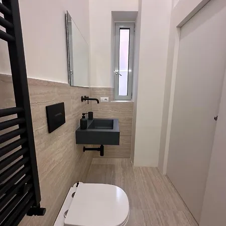 Veneto Suites By Supastays Guest house *